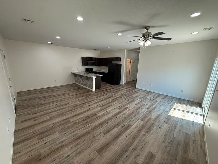 5617 N Lycee Ct — Photo 2