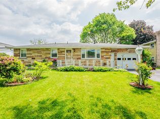 28 Drexel Dr, Rochester, NY 14606