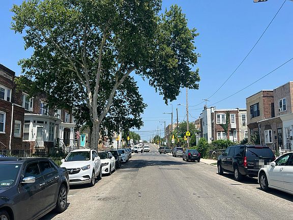 4th image of 2520 S 67th St