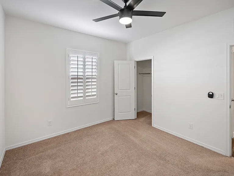 4590 W Foldwing Dr — Photo 14
