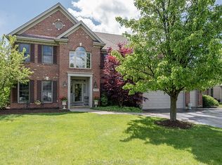 39W851 Carl Sandburg Rd, Saint Charles, IL 60175