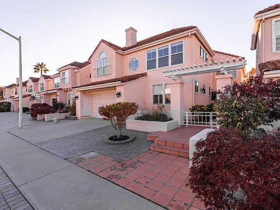 2nd image of 3027 Calle De Las Flores