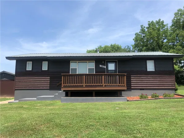 124 Ramsey St, Gentry, AR 72734