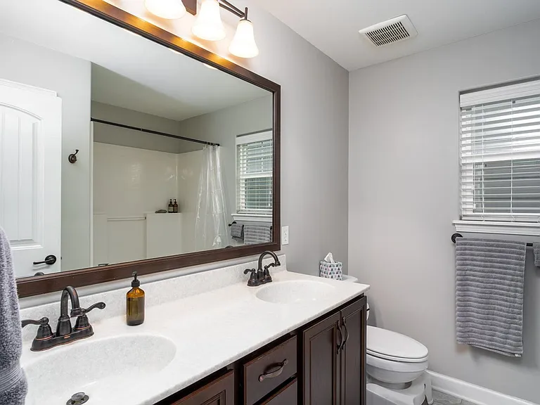 7416 Pemberton Dr — Photo 6