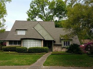311 Pebblebrook Dr, Seabrook, TX 77586