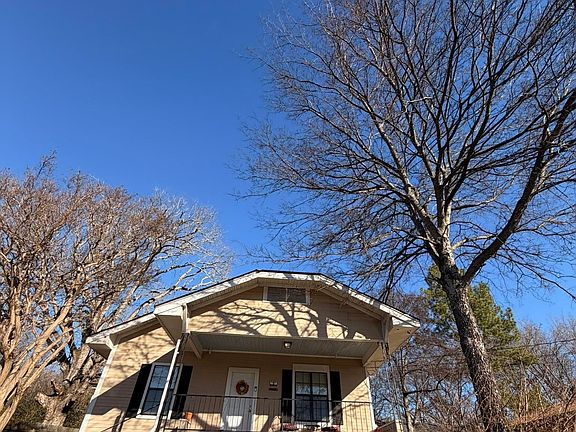 2nd image of 1016 Garland Ave