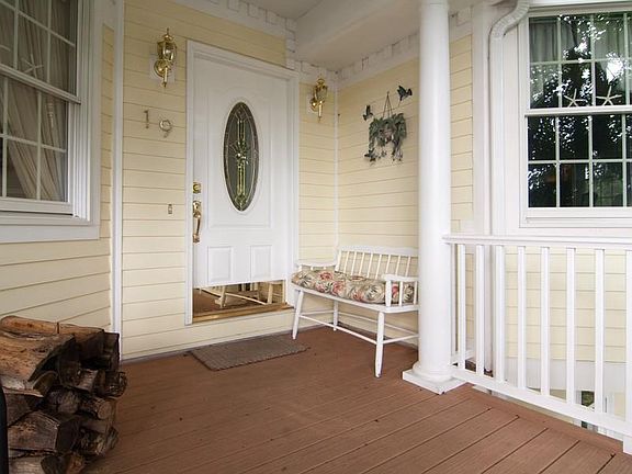 19 Ward Avenue - Front Entrance