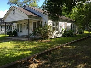 405 S Mechanic St, El Campo, TX 77437