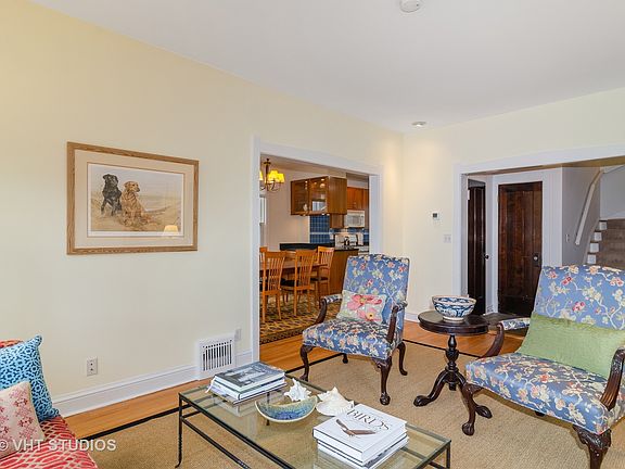 3rd image of 2128 W Morse Ave
