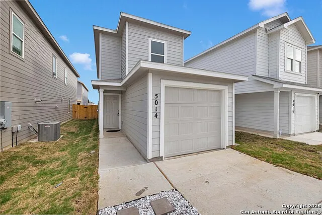 3 bed, 2.5 bath, 1360 sqft, $1,350 — Photo 3