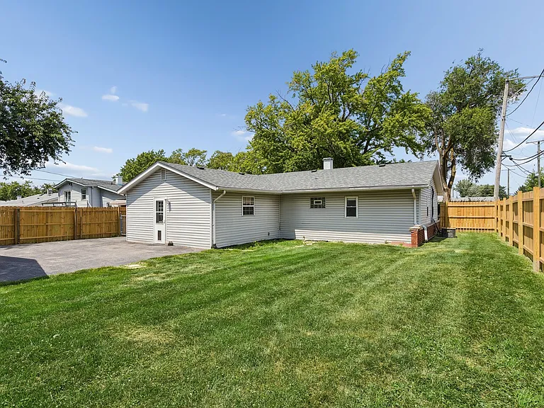 1023 Highland Ave — Photo 17