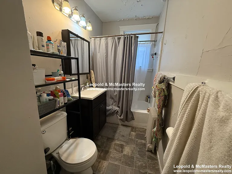 133 Davis Ave #1 — Photo 6