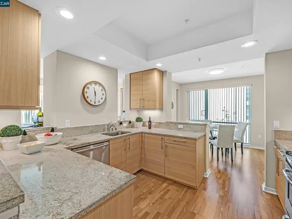 1655 N California Blvd APT 330, Walnut Creek, CA 94596