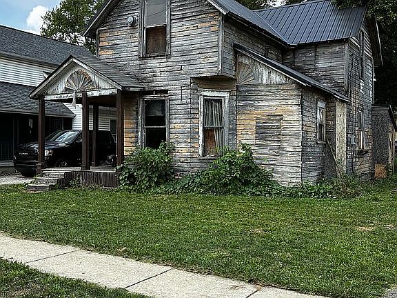 2nd image of 594 E George St
