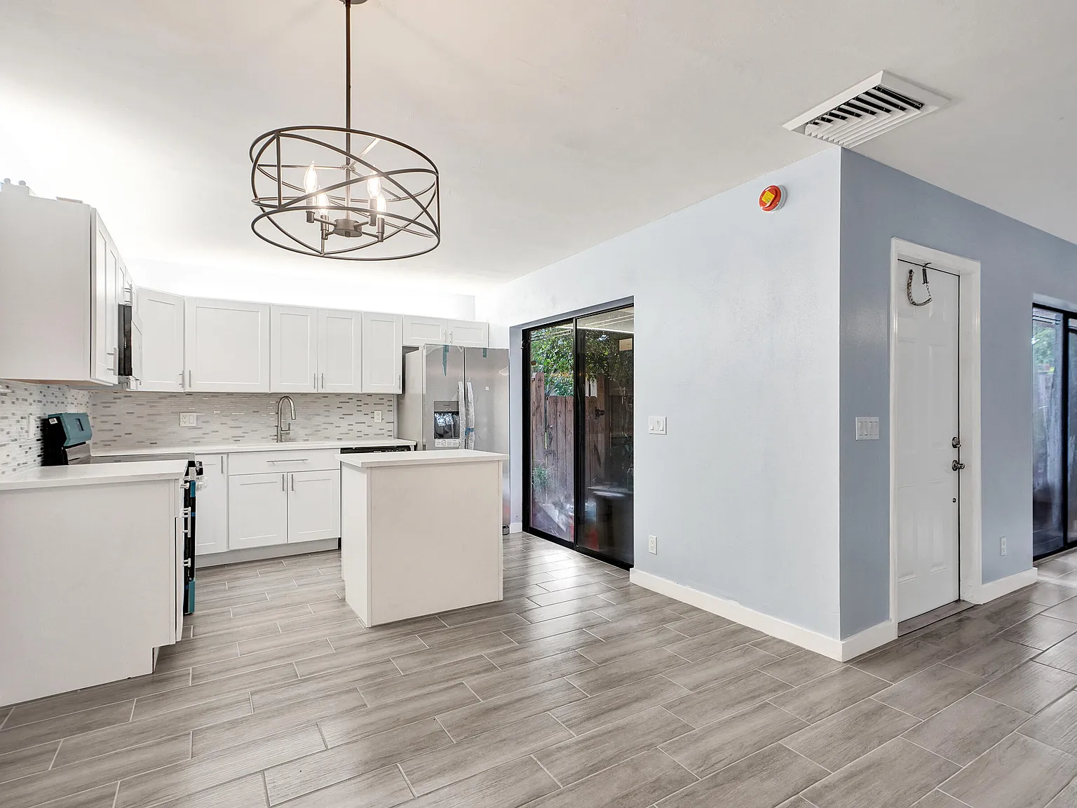 2 bed, 2.5 bath, 1372 sqft, $2,900 — Photo 4