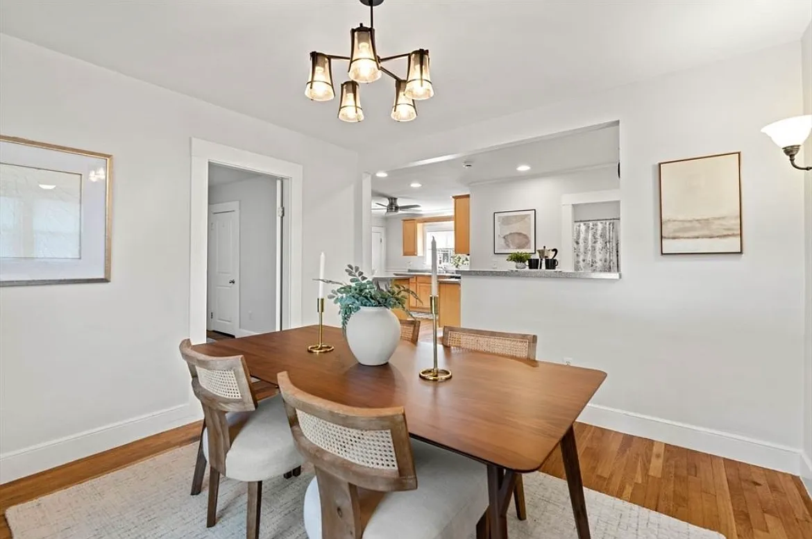 2 bed, 1100 sqft, $3,100 — Photo 1