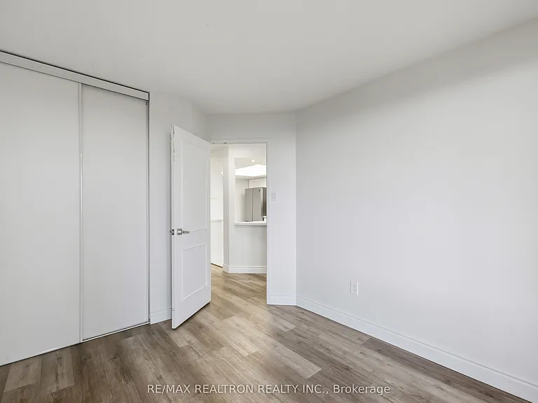 7440 Bathurst St #608 — Photo 20
