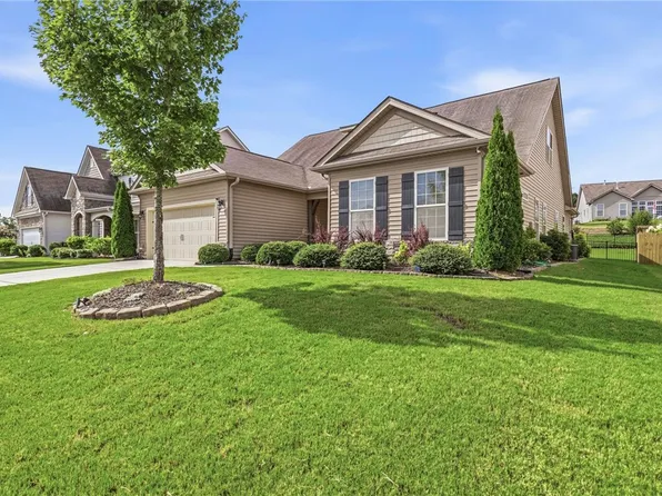 125 Daylily Ln, Easley, SC 29642