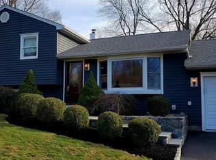 611 Glenwood Rd, Yorktown Heights, NY 10598