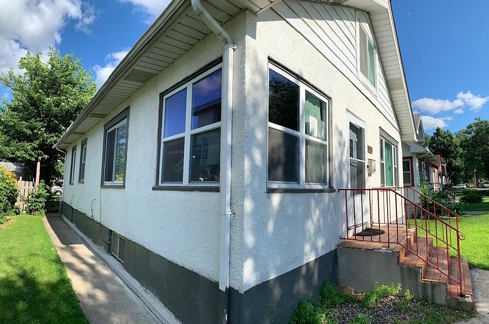 2nd image of 3233 20th Ave S