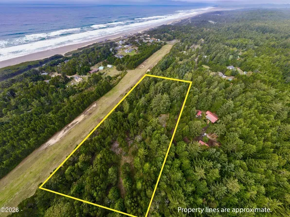 5940 SW Airport Ave, Waldport, OR 97394