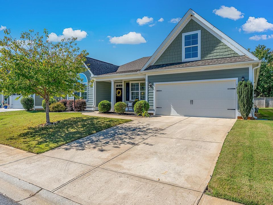 1st image of 10 Bishop Lake Way