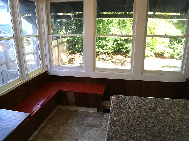 955 NW Van Buren Ave — Photo 15
