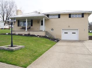 1203 Edgewood Dr, Leechburg, PA