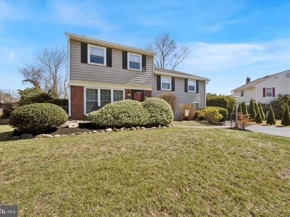 711 Rhoads Dr, Springfield, PA 19064