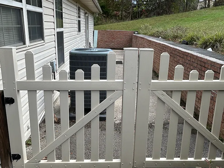 129 Norfolk Cir — Photo 6