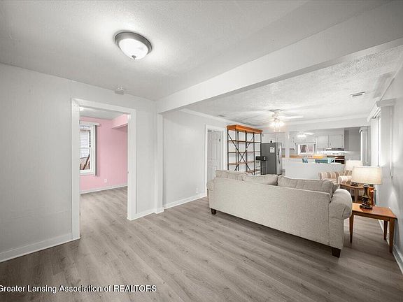 3rd image of 2408 Dunlap St