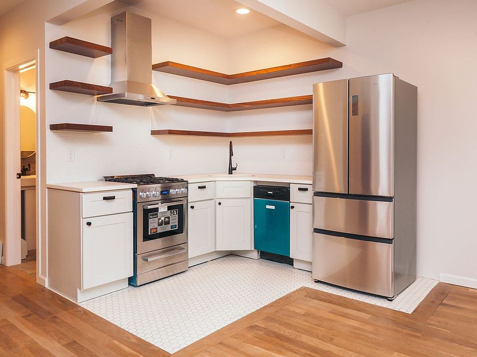 1st image of 156 Irving Ave #2