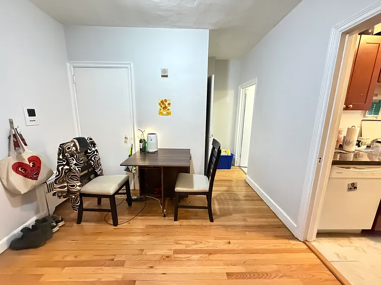65 Strathmore Rd #2 — Photo 9