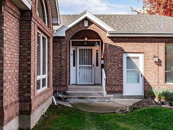 4th image of 3553 Sun Cir