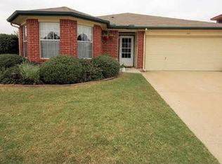 618 Hollyberry Dr, Mansfield, TX 76063