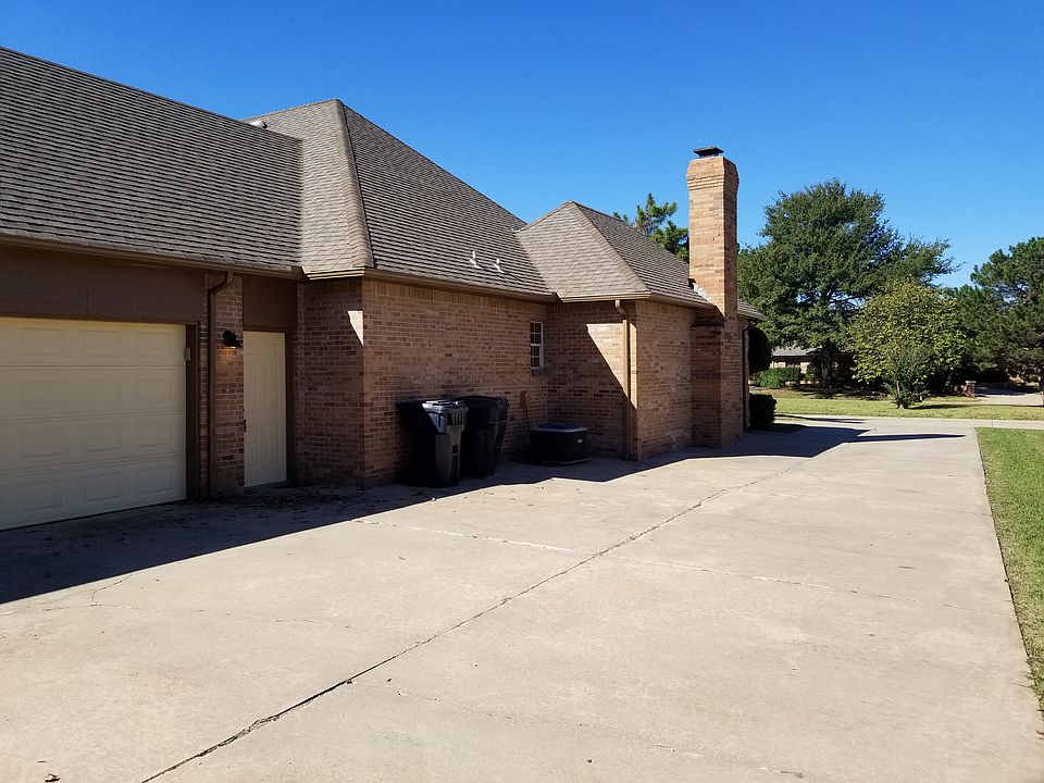 1st image of 2104 Banbury Ln