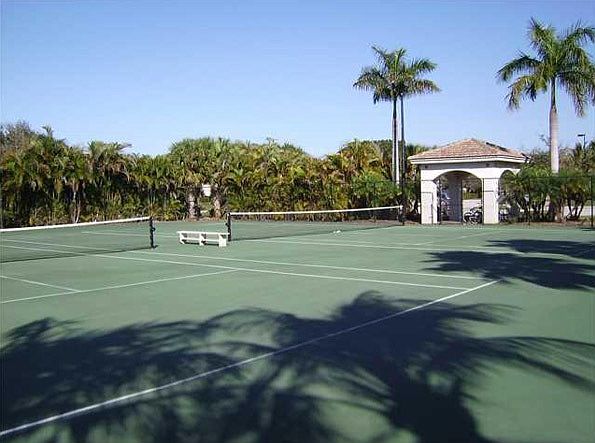 2 tennis courts