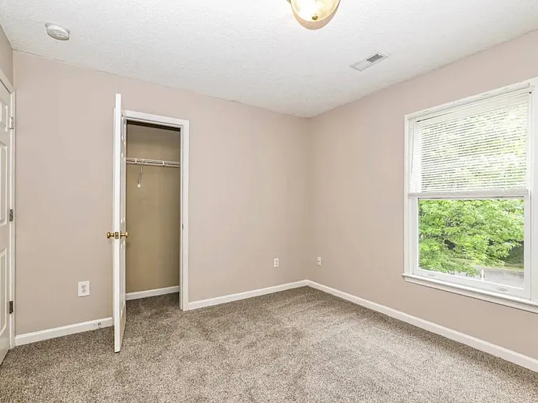 806 Vance St — Photo 8