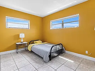1060 Crystal Lake Dr #2 — Photo 3