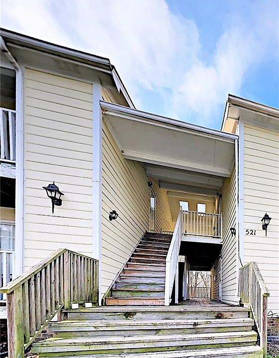 1st image of 521 E Mystic Dr