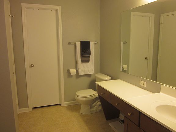 5th image of 1542 N 208th Ter