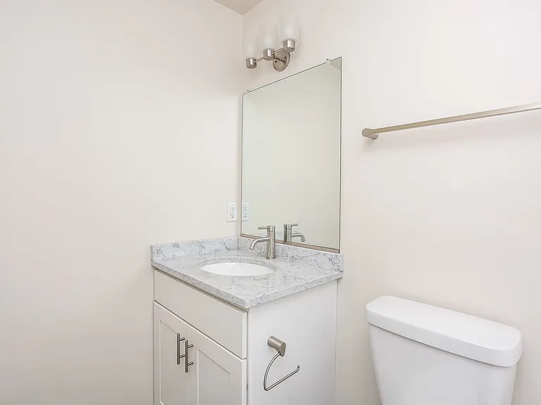For Rent: Downtown Elegance at 605 Park Ave Your Urban Haven Awaits! — Photo 11