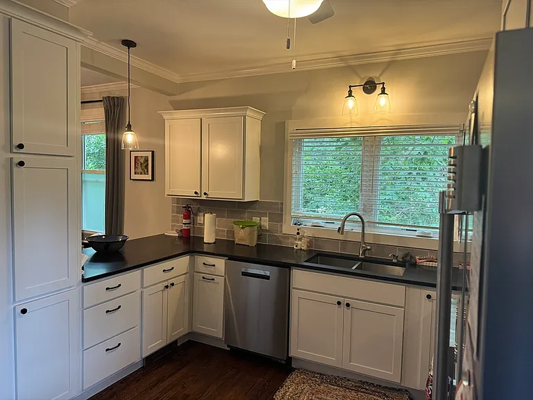 93 Foster St #1 — Photo 4