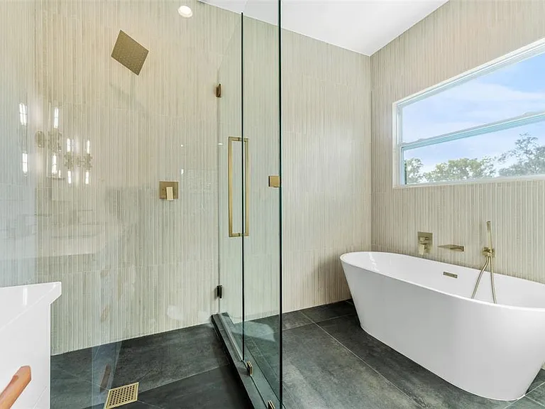 102 W Adalee St #4 — Photo 20