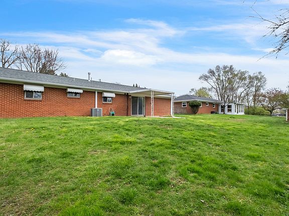 3rd image of 38 Eastmoor Dr