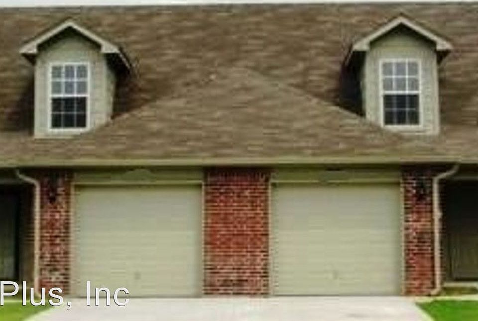 1st image of 924 Clearwater Cir