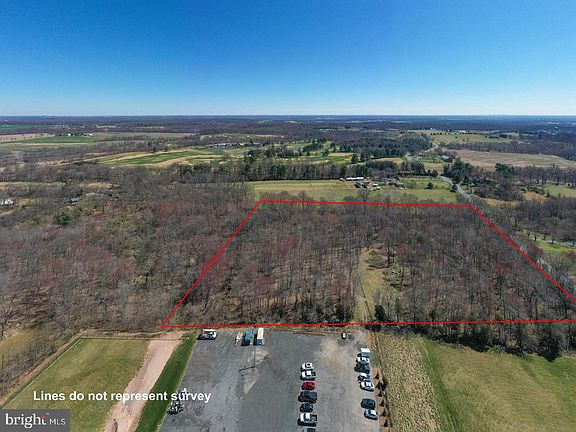 3rd image of 19601 Darnestown Rd