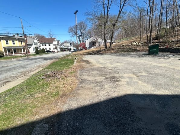 55 Green St #5, Gardner, MA 01440
