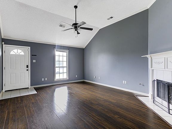 3rd image of 604 N Ericson Rd
