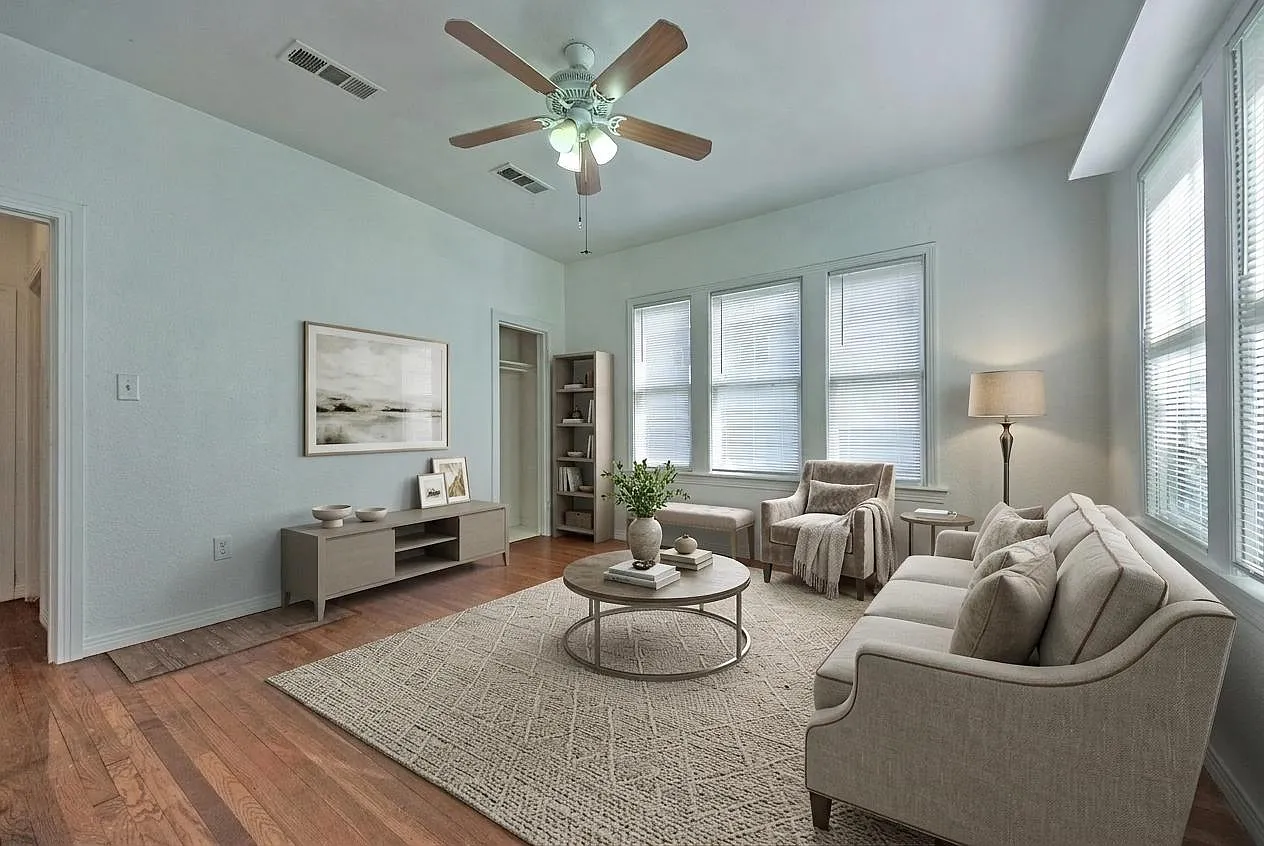 1 bed, 1.0 bath, 692 sqft, $1,200 — Photo 2